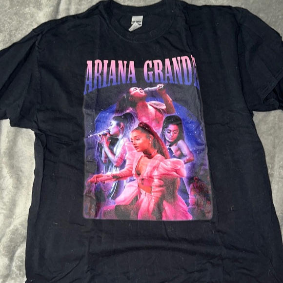 Ariana Grande Sweetner Tour - Picture 1 of 2